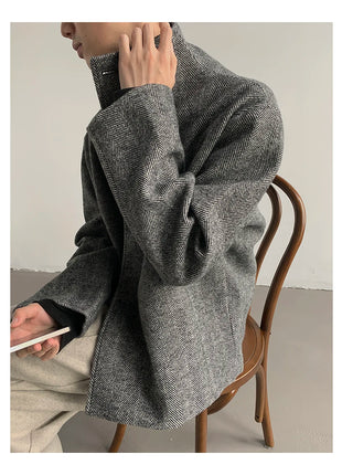 Autumn Winter Cool Short Warm Herringbone Woolen Jacket MenStand Collar Double Breasted Luxury Designer Clothes 2025